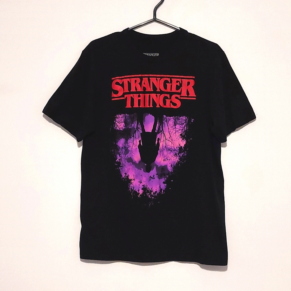 Stranger Things Men's Black Short Sleeved Graphic T-Shirt VGUC Size S